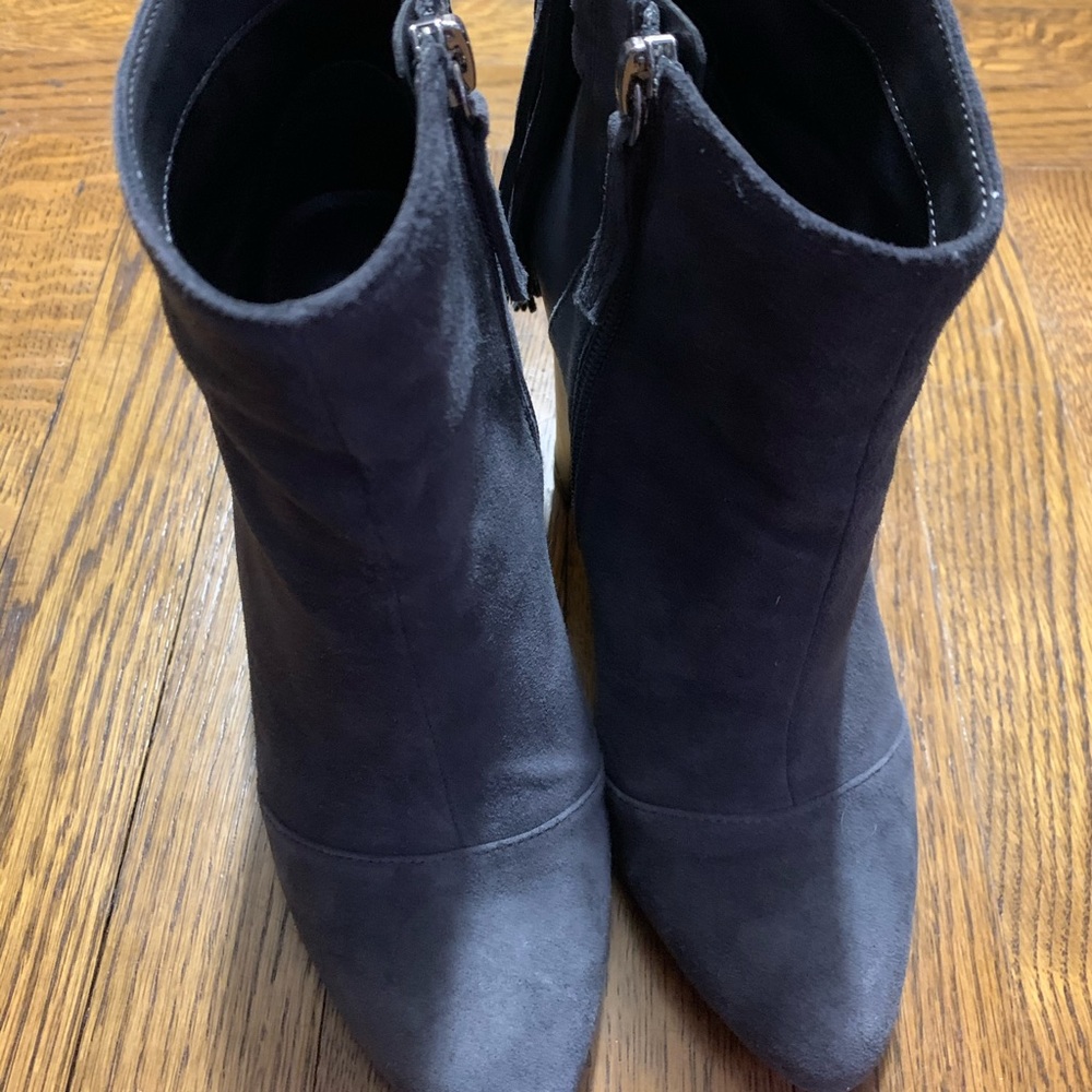 Gray ankle boots w tassels